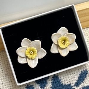 Narcissus Daffodil Earrings, Ceramic earring HAND MADE 925 Silver flower jewelry